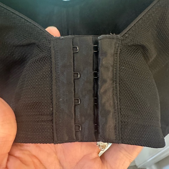 LIVI Max Support Wicking Underwire Sports Bra - Picture 8 of 10